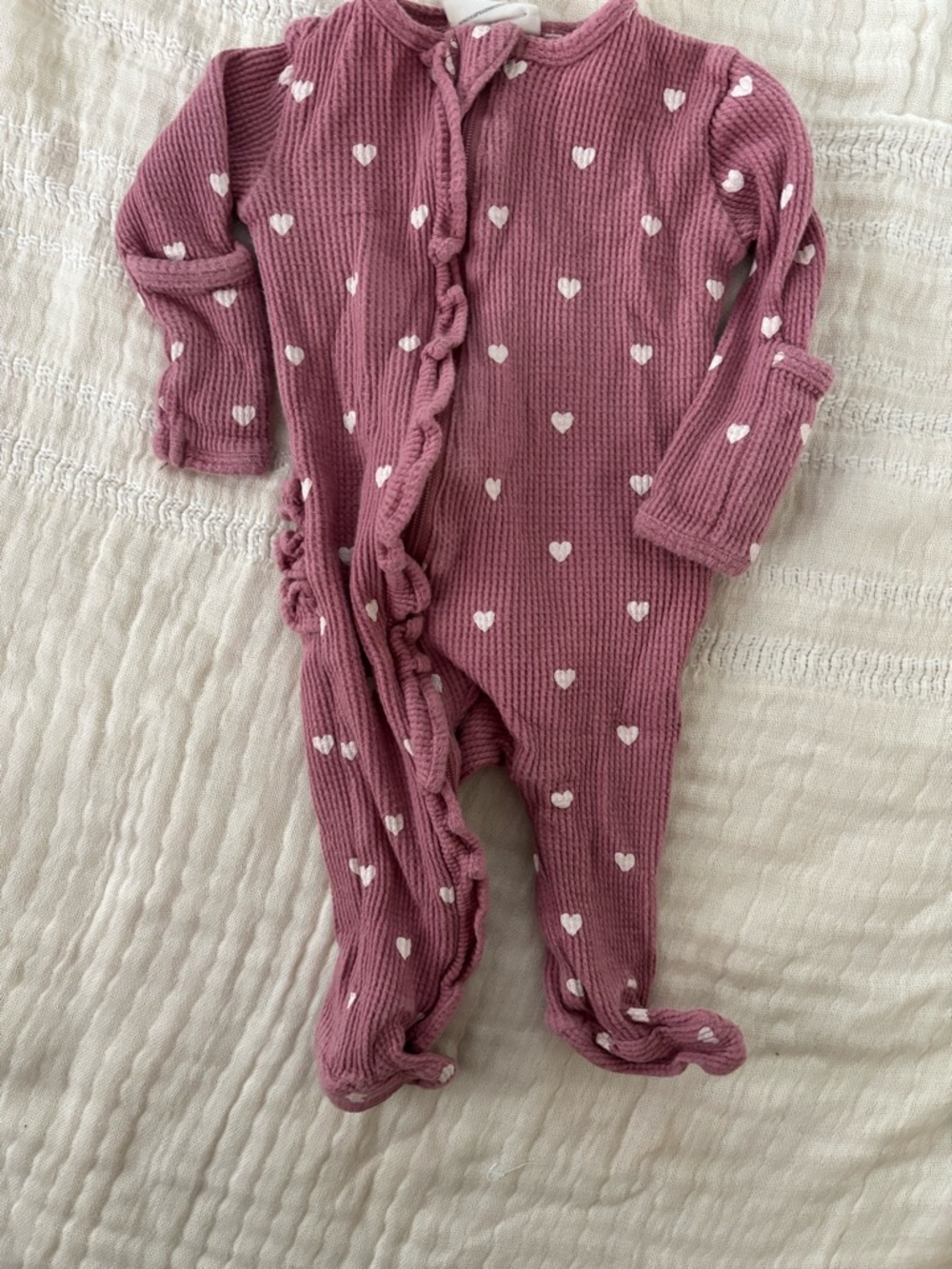 Spearmintlove heart ruffled sleeper 0-3 months